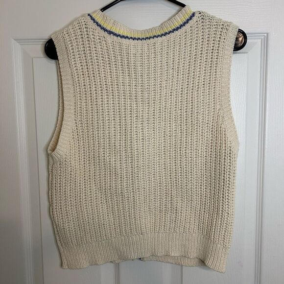 American Eagle Size M Sweater Vest Cream Button Up Cable Knit Academia - Picture 6 of 6